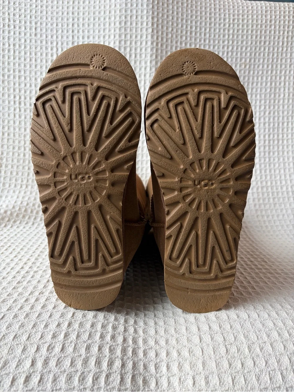 UGG Women’s Tall Bailey 3 Button Faux Fur Boot in Chestnut Size 10